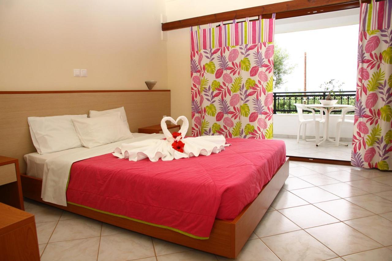 Bella Vista Hotel "By Checkin" Hersonissos  Bagian luar foto
