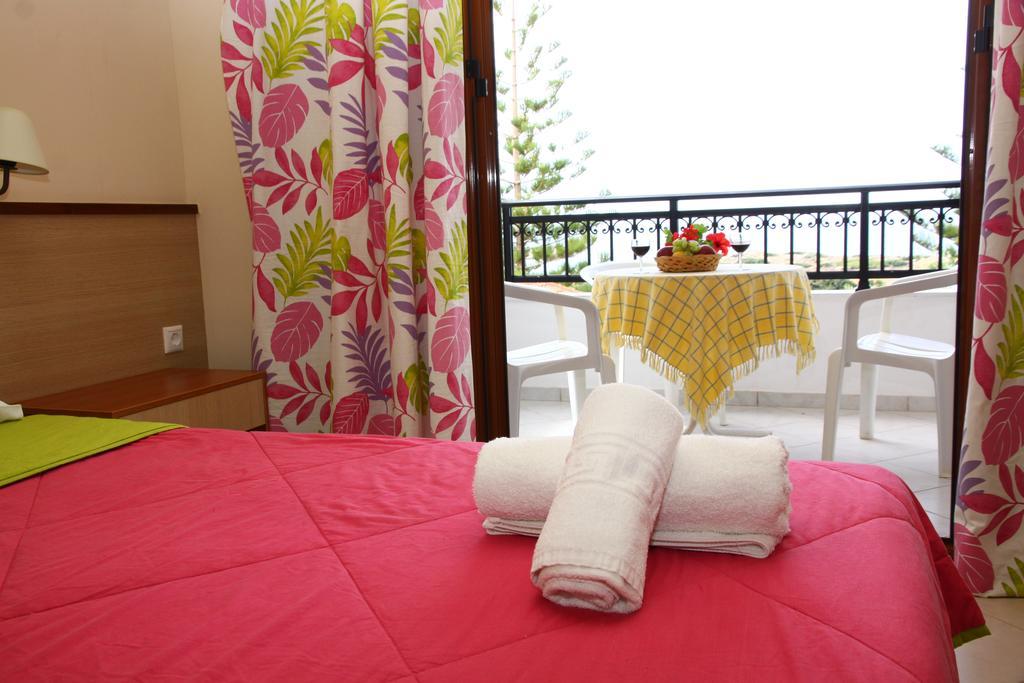 Bella Vista Hotel "By Checkin" Hersonissos  Bagian luar foto