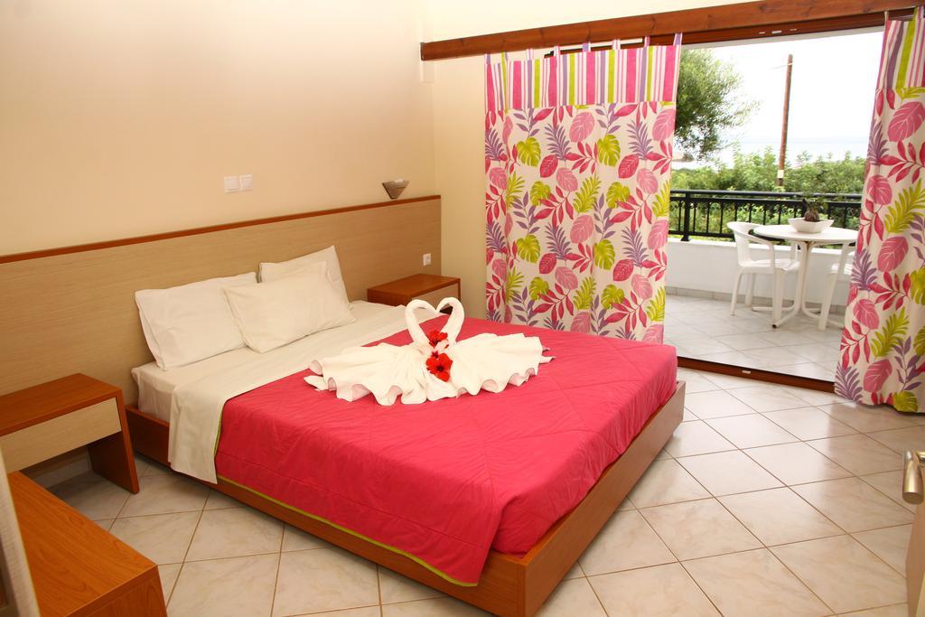 Bella Vista Hotel "By Checkin" Hersonissos  Bagian luar foto